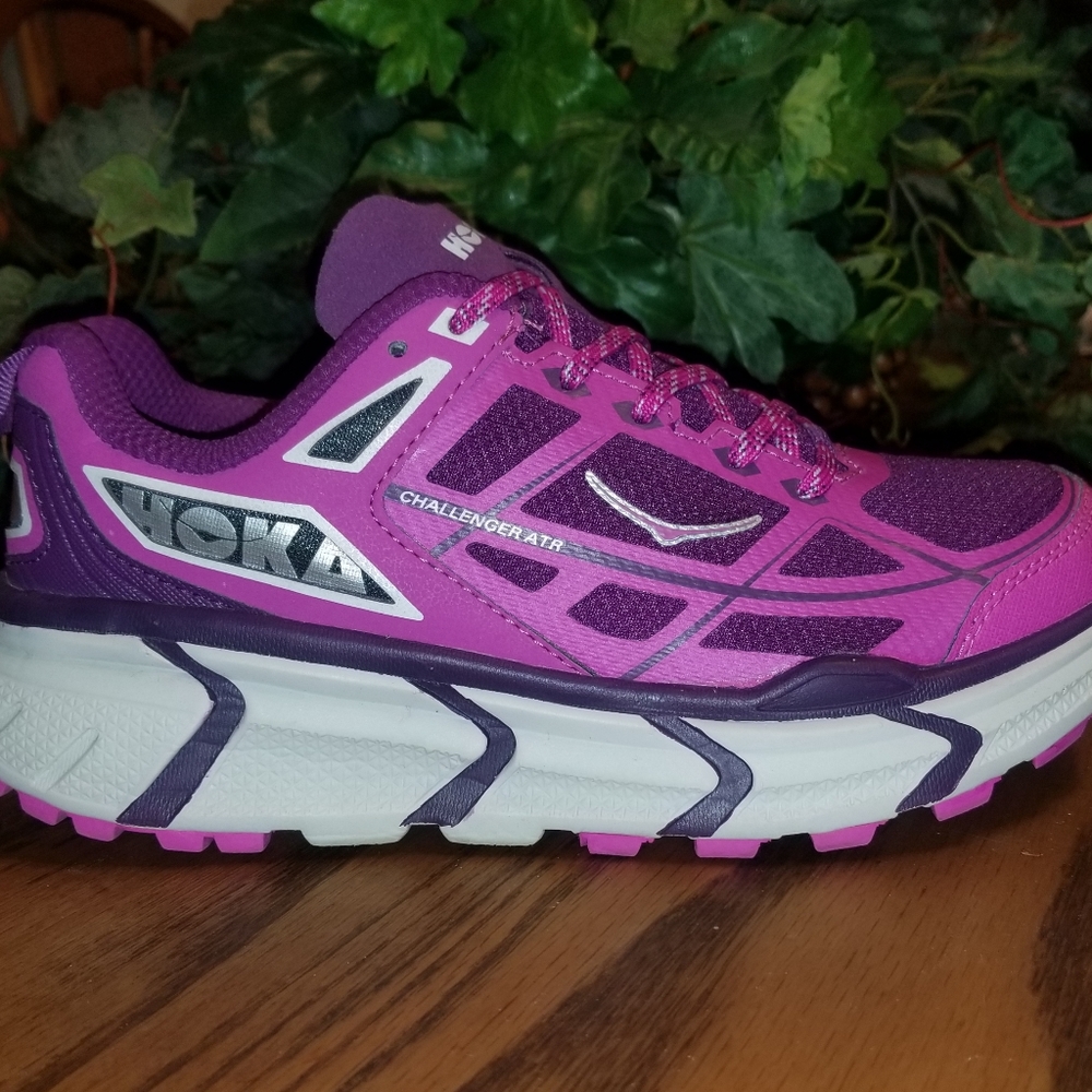 💜~HOKA ONE ONE SZ 6~💜